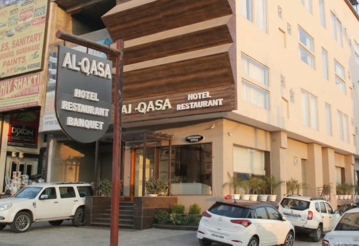 Al-Qasa Hotel Zirakpur 外观 照片