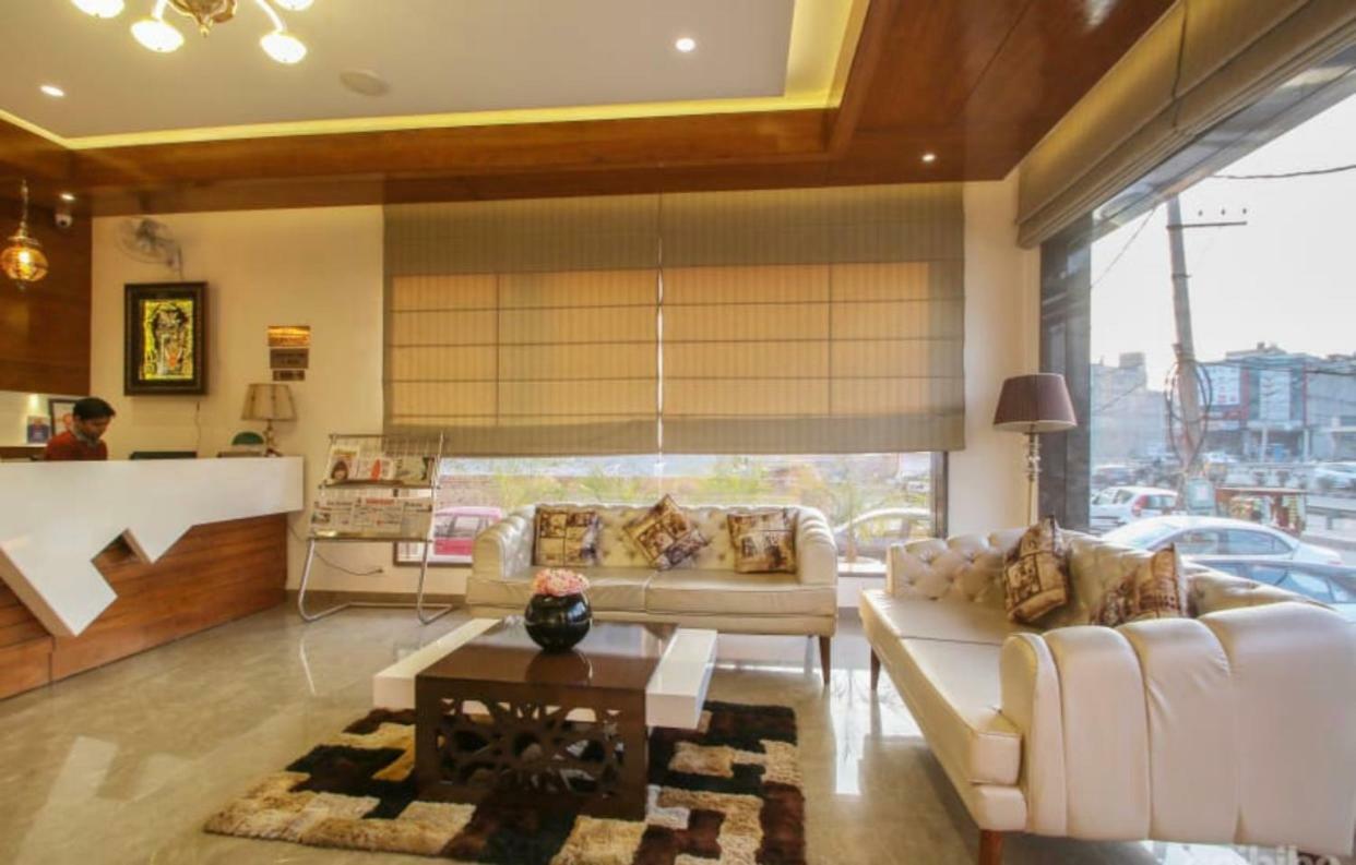 Al-Qasa Hotel Zirakpur 外观 照片