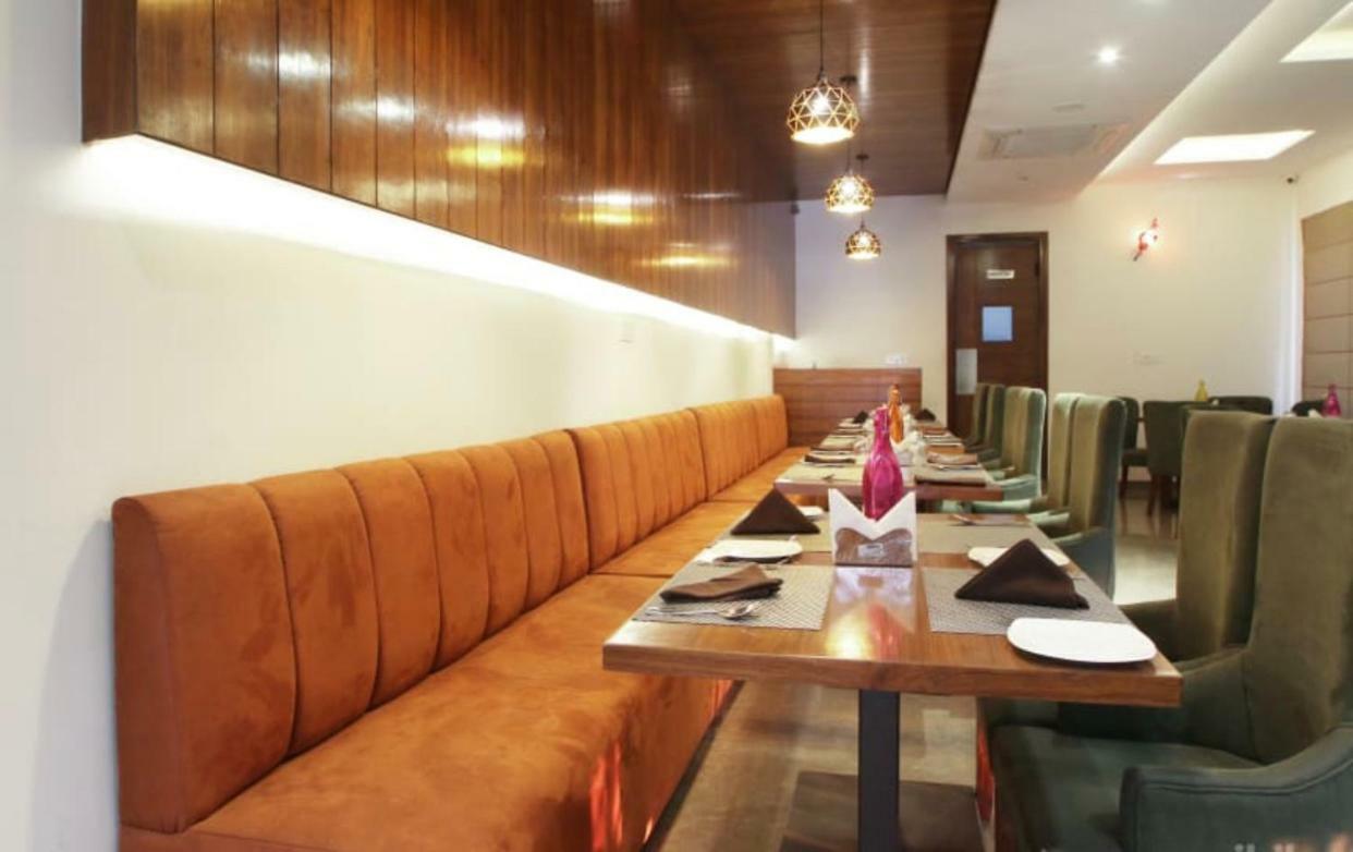 Al-Qasa Hotel Zirakpur 外观 照片