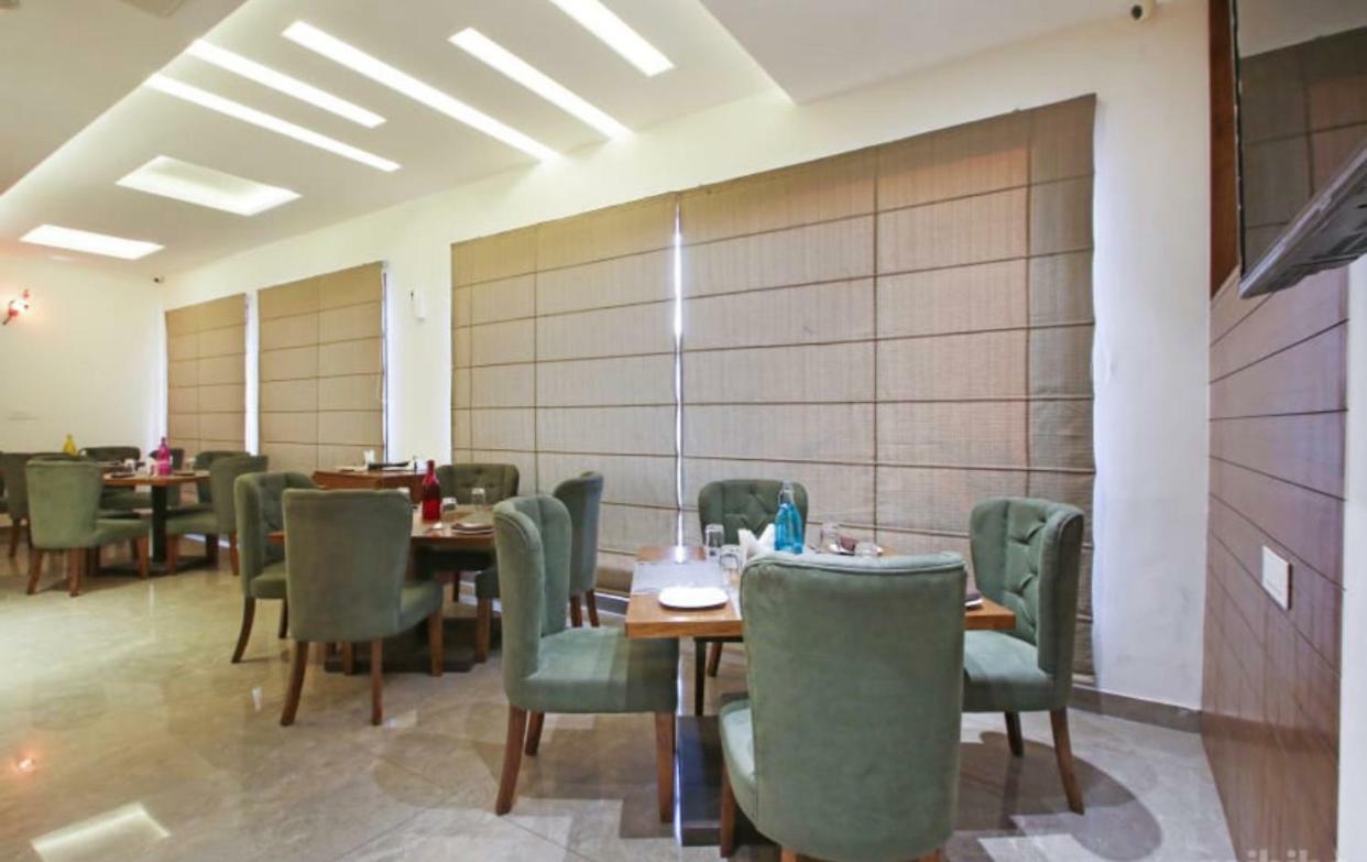 Al-Qasa Hotel Zirakpur 外观 照片